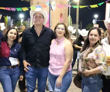 Hermosillenses pasan una noche agradable en Expogan Sonora