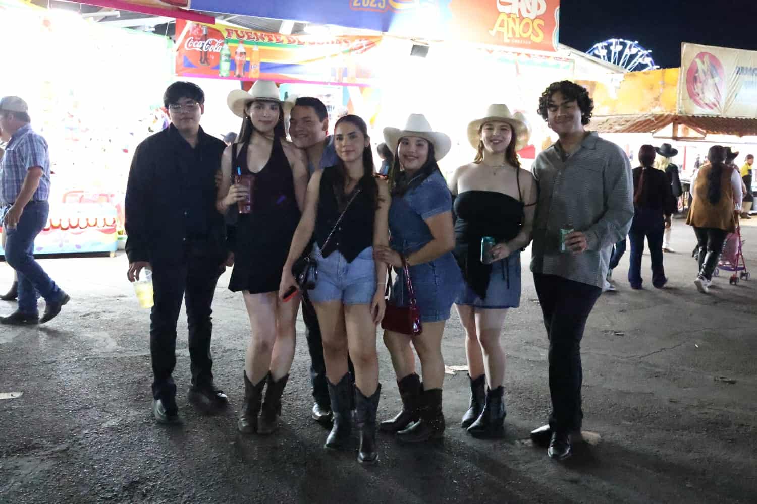 Hermosillenses pasan una noche agradable en Expogan Sonora