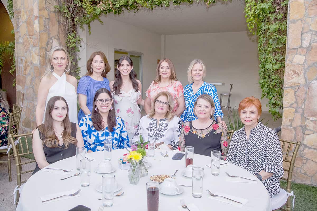 Ofrece Dalia Gómez Chávez elegante Despedida de Soltera