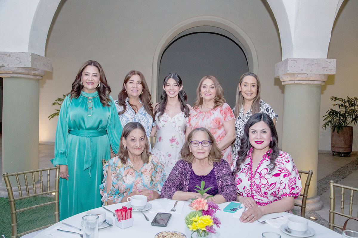 Ofrece Dalia Gómez Chávez elegante Despedida de Soltera