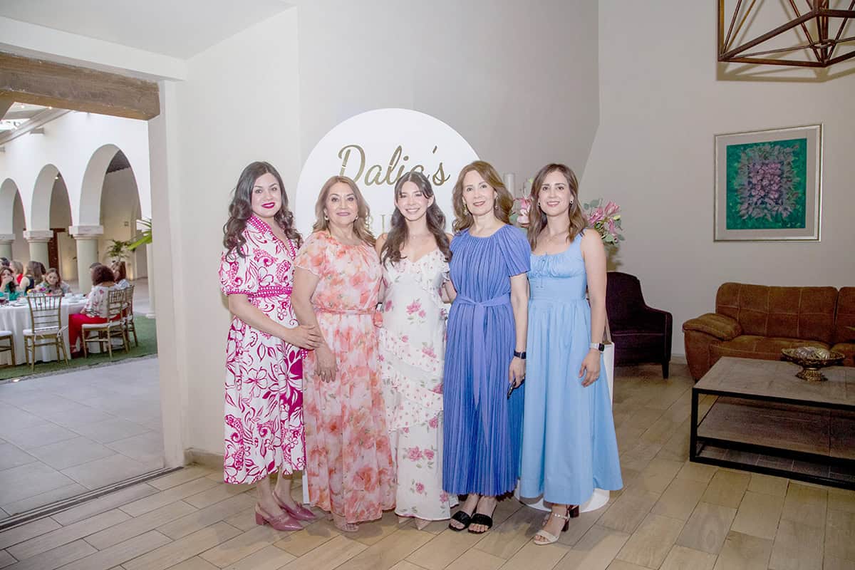 Ofrece Dalia Gómez Chávez elegante Despedida de Soltera