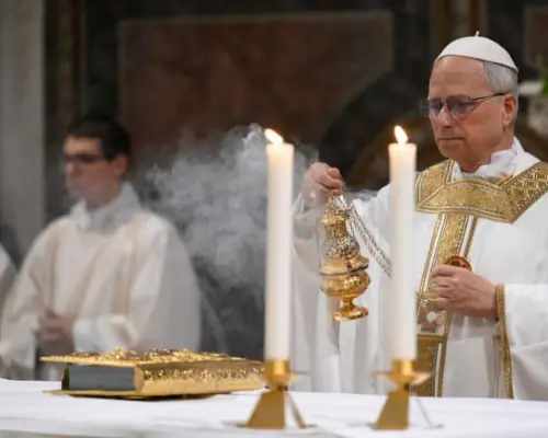 Celebra el papa León su primera misa en la Capilla Sixtina