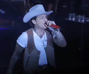 Christian Nodal cumple su sueño al debutar en el Palenque de Hermosillo