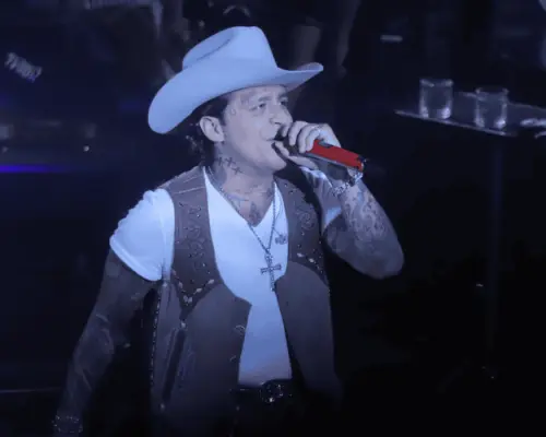 Christian Nodal cumple su sueño al debutar en el Palenque de Hermosillo