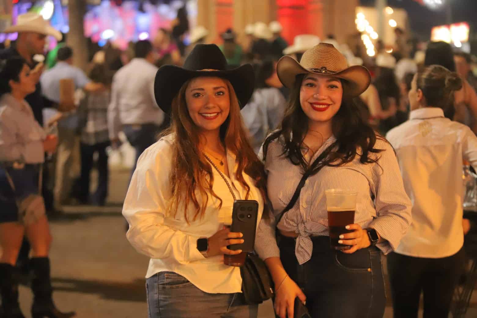 Pasan el Día de las Madre en la ExpoGan 2025