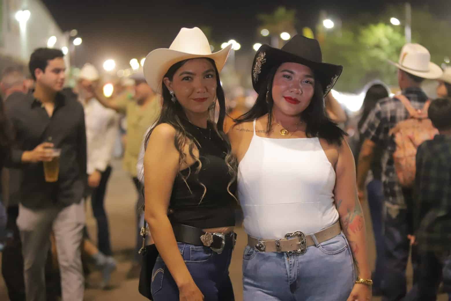 Pasan el Día de las Madre en la ExpoGan 2025