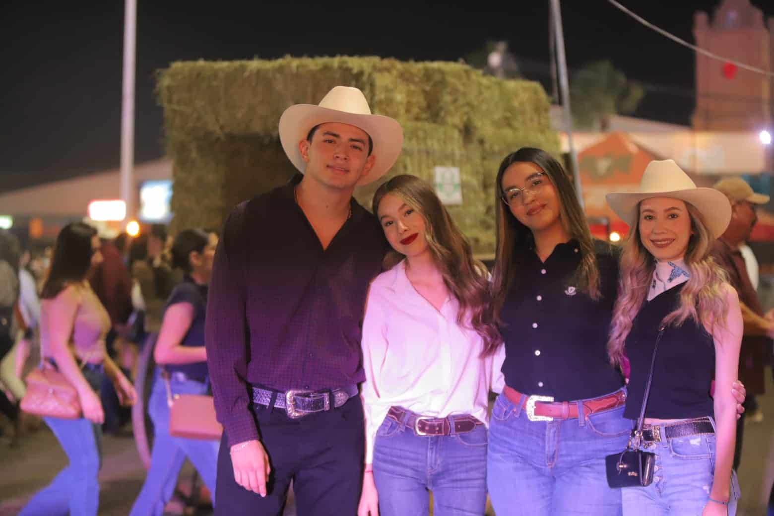 Pasan el Día de las Madre en la ExpoGan 2025