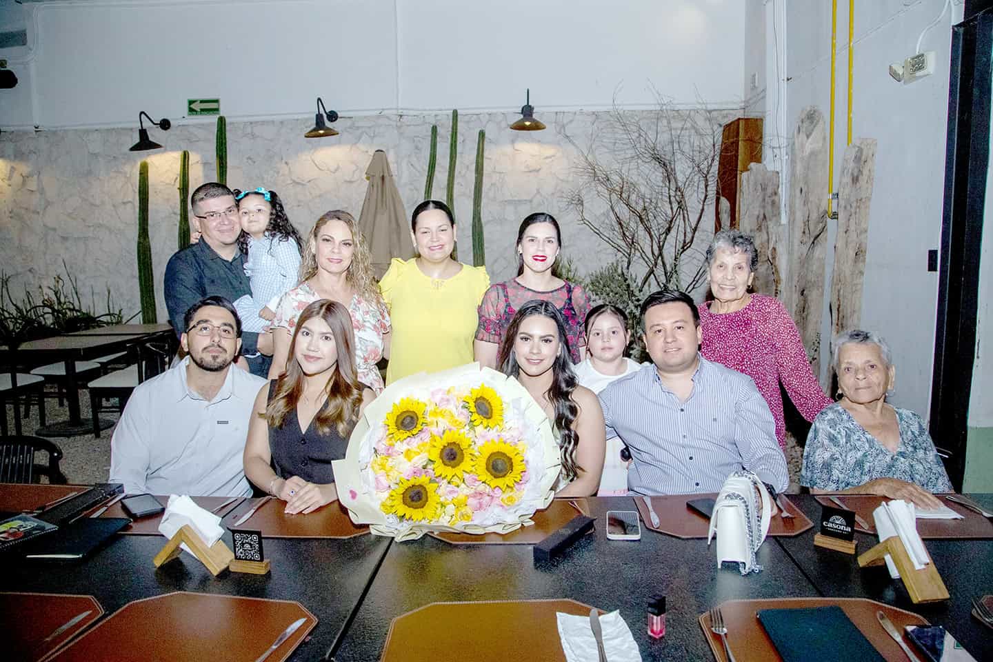 Festejan en familia en la Casona Obregón