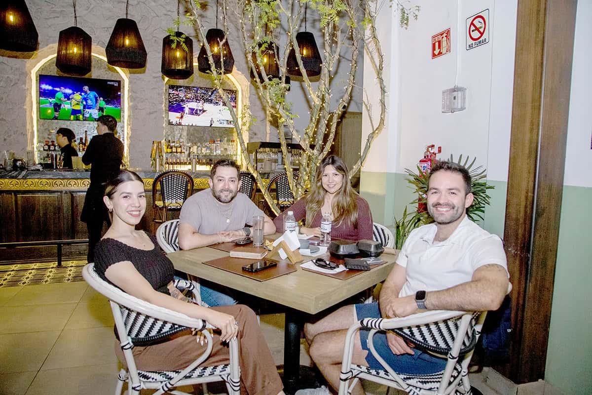 Festejan en familia en la Casona Obregón