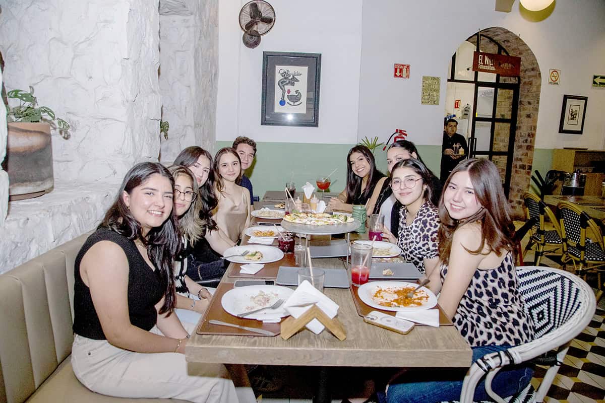 Festejan en familia en la Casona Obregón