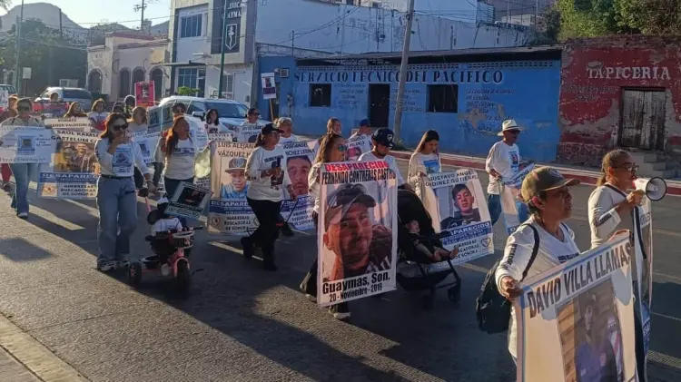 Marchan en Sonora por personas desaparecidas. (Foto: Blanca Ruelas / EXPRESO)