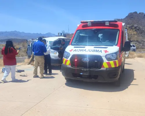 Vuelca vagoneta en ruta al Delfinario; hay ocho lesionados