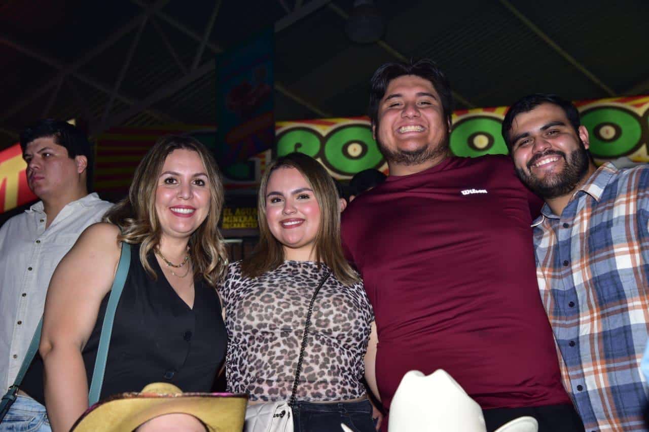 Cantan con Tony Aguirre y Luis R. Conriquez en el Palenque de la ExpoGan