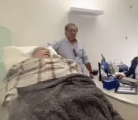 BBVA exige a mujer de 96 años ir en camilla para pagarle su pensión