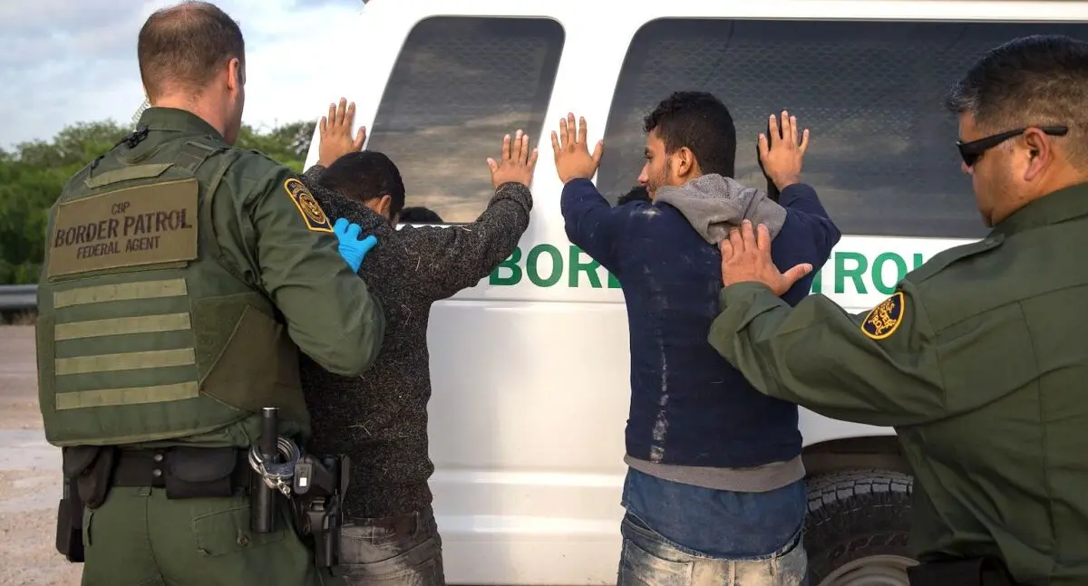 Arrestos de migrantes suben 16.7% en abril pese a baja histórica anual