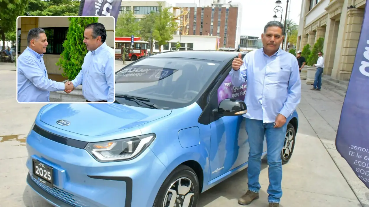 Alcalde Antonio Astiazarán entrega auto eléctrico a contribuyente cumplido