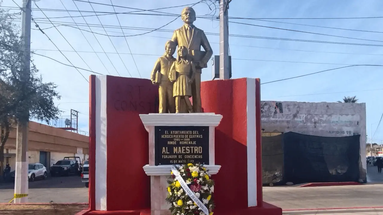 Conmemoran la labor de los docentes en el Día del Maestro en Guaymas