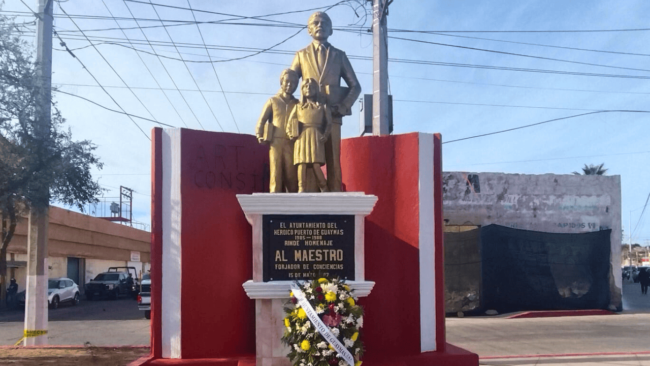 Conmemoran la labor de los docentes en el Día del Maestro en Guaymas
