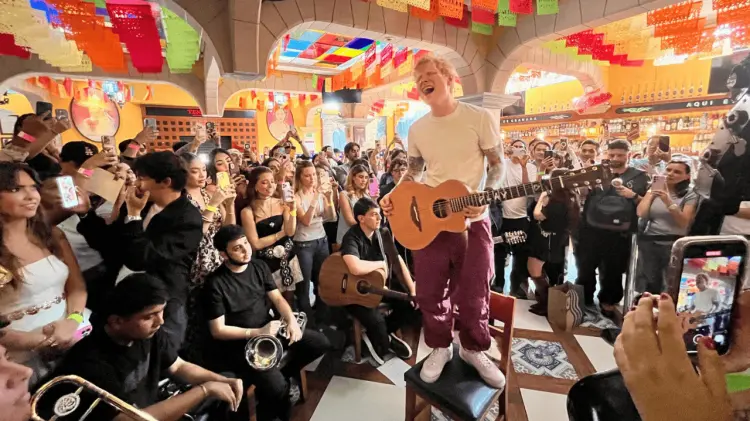 El cantante británico se presentó en un show acústico para sus fans. (Foto: Agencia Reforma)