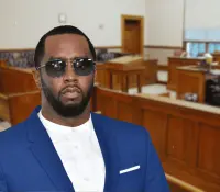 Ni un gesto más: Juez reprende a Diddy en juicio por tráfico sexual