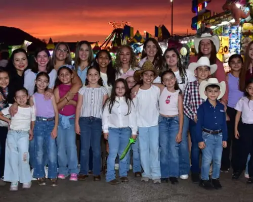 Familias pasan momento inigualable en la Fiesta del Pueblo