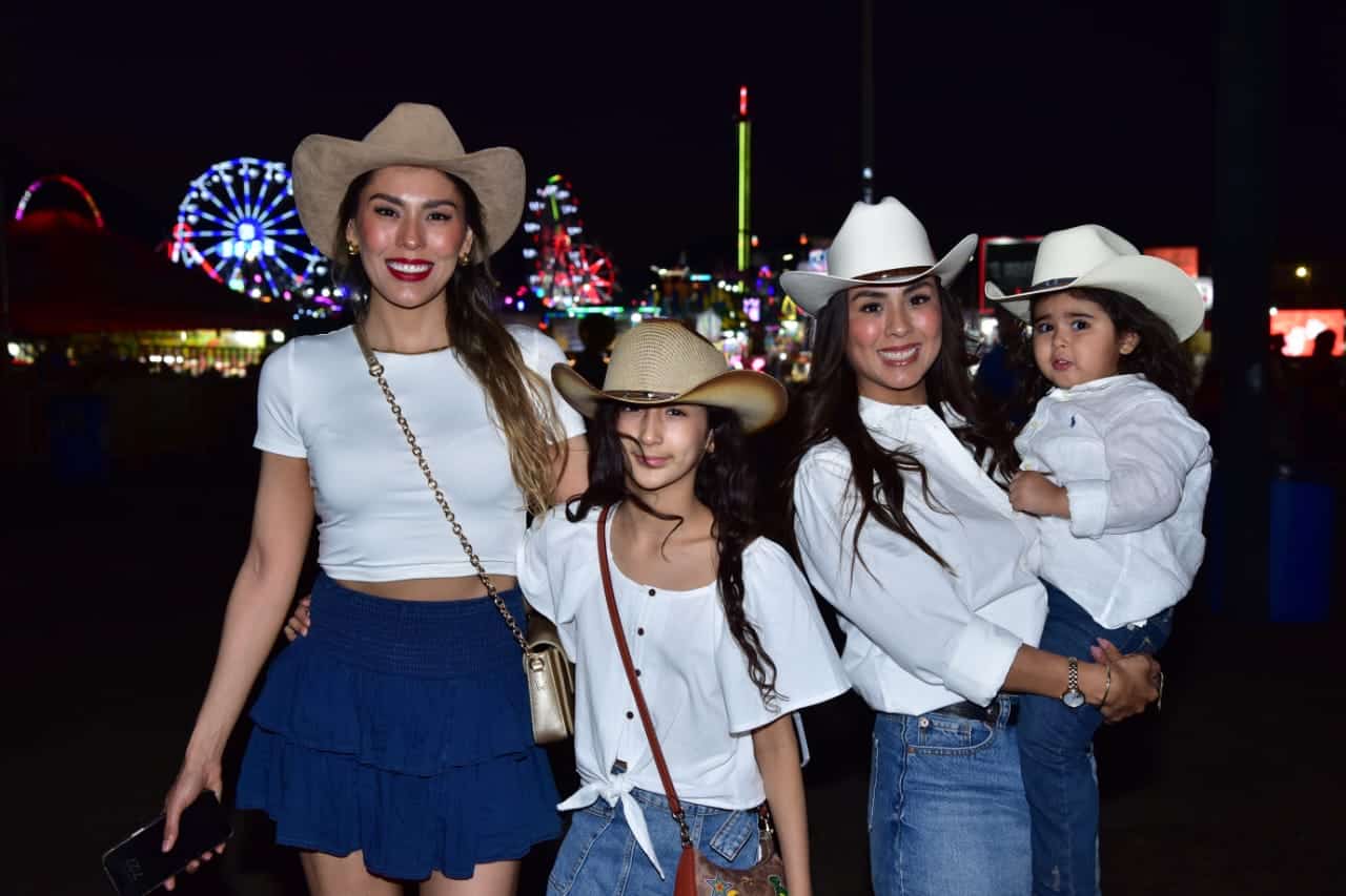 Familias pasan momento inigualable en la Fiesta del Pueblo