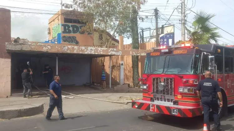 Incendio en casa deshabitada moviliza a bomberos Incendio en casa deshabitada moviliza a bomberos