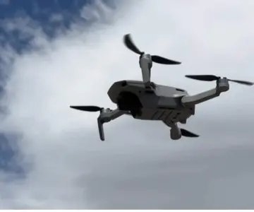 Nueva ley en Arizona permite derribar drones ilegales en la frontera