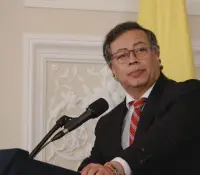 Colombia: Rechazan consulta popular de Gustavo Petro
