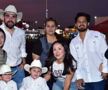 Se dan cita hermosillenses a la Expogan Sonora; traen todo el ánimo