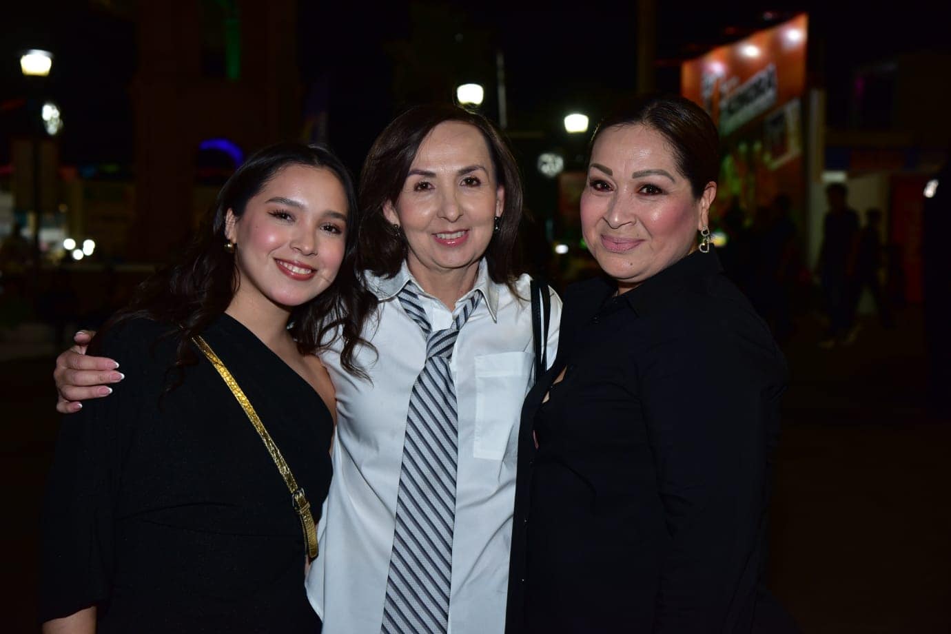 Noche de Pandora y Flans: Asistentes a la espera de la presentación