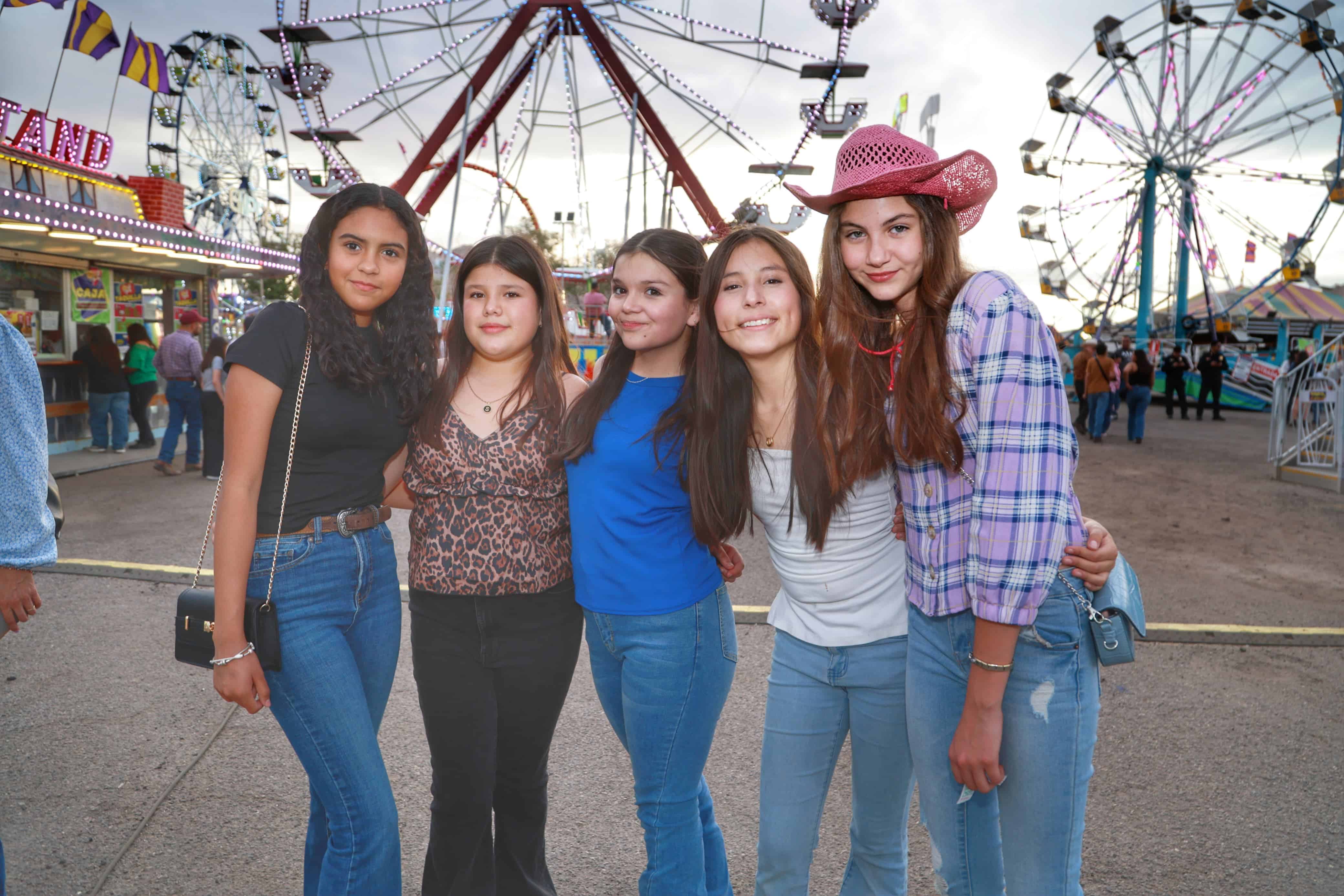 Comida, juegos mecánicos y convivencia en la Expogan Sonora 2025