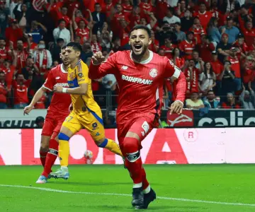 Toluca golea a Tigres y regresa a una final de Liga tras tres años de espera