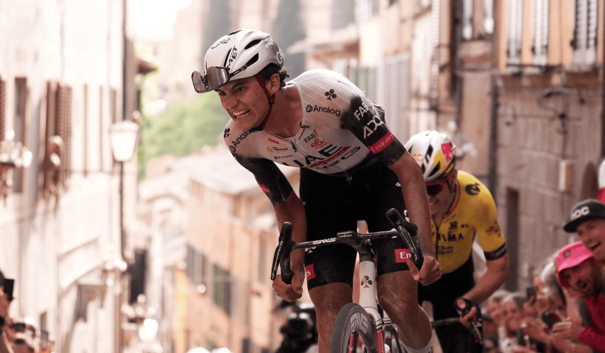 Mexicano Isaac del Toro lidera el Giro de Italia y hace historia en ciclismo