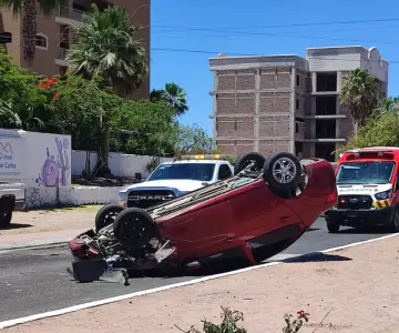 Volcamiento en San Carlos deja una mujer lesionada