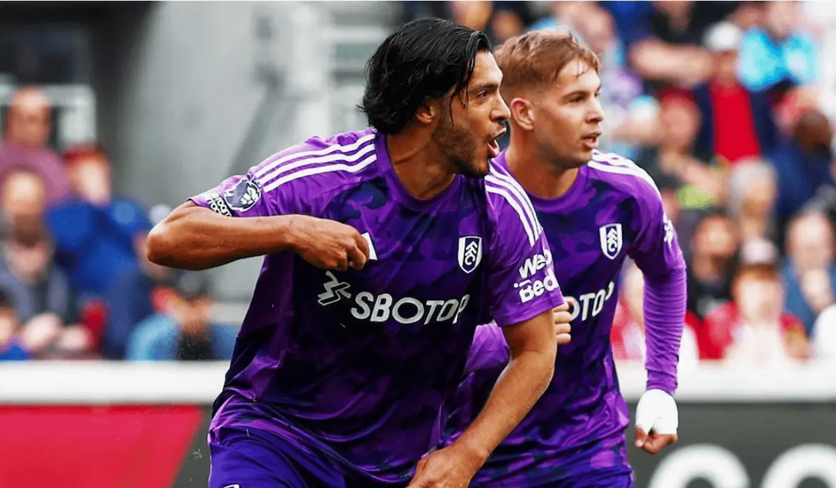 Raúl Jiménez anota golazo con el Fulham en la Premier League 