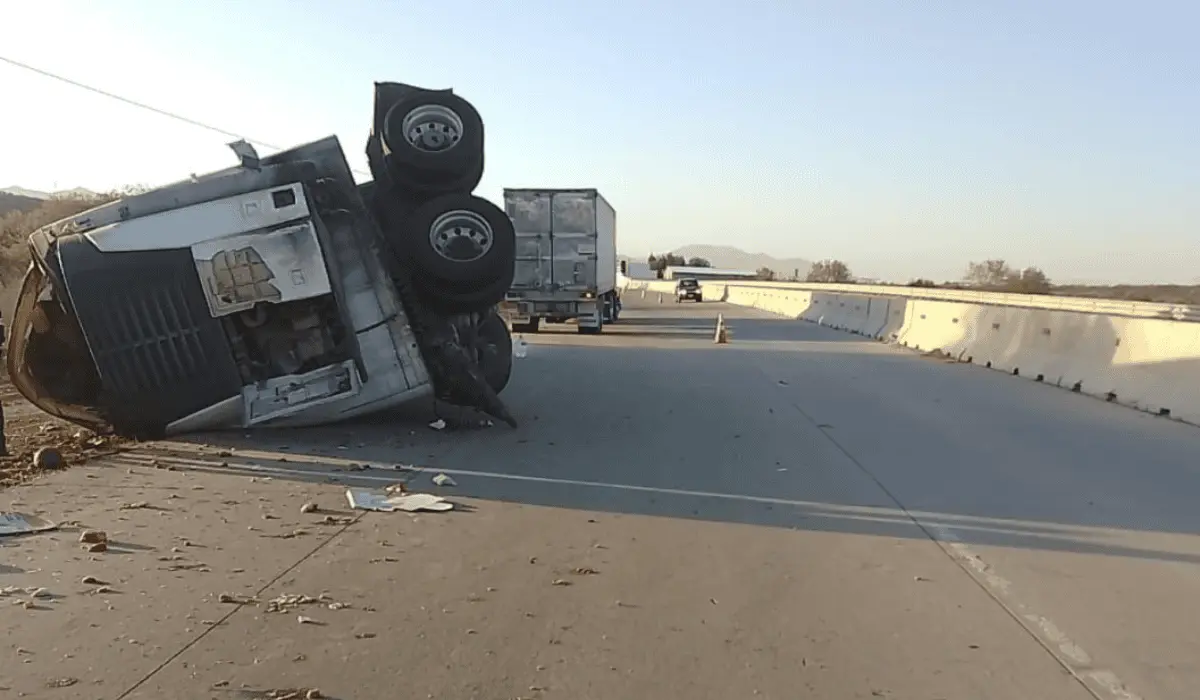 Alerta Protección civil por accidente en la carretera Magdalena-Nogales