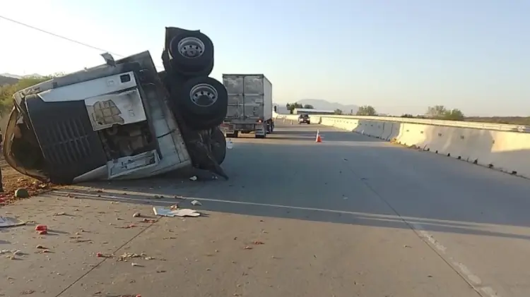 Alerta Protección civil por accidente en la carretera Magdalena-Nogales