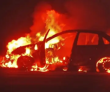 Avanzan investigaciones por incendio de vehículos en Hermosillo por reto viral