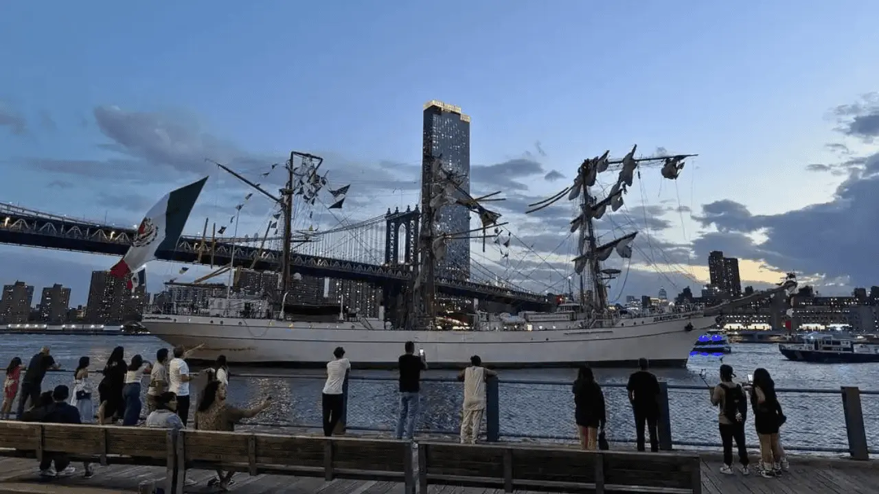Regresan a México 180 tripulantes del Buque Cuauhtémoc tras accidente