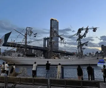 Regresan a México 180 tripulantes del Buque Cuauhtémoc tras accidente