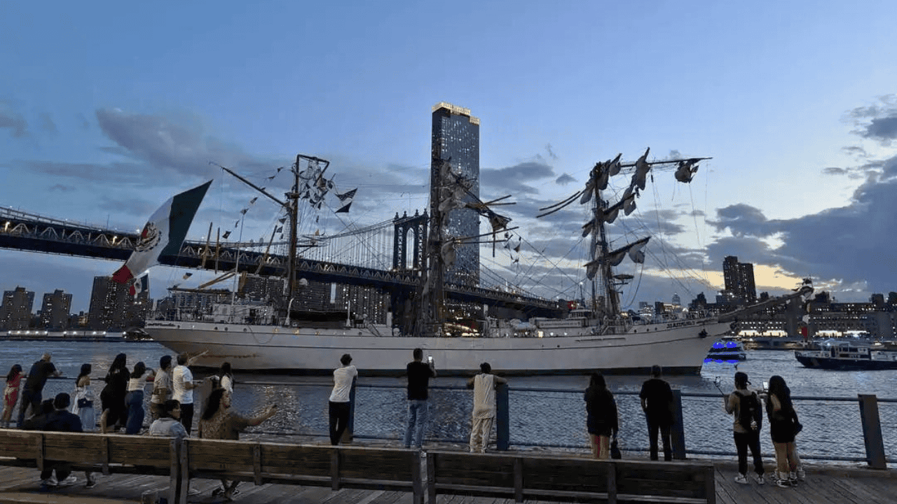 Regresan a México 180 tripulantes del Buque Cuauhtémoc tras accidente