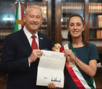 Claudia Sheinbaum recibe a Ronald Johnson, embajador de EU en México
