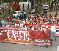 Miles de escuelas sin clases por paro indefinido de la CNTE