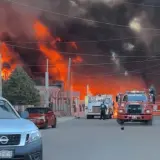 Feroz incendio arrasa con seis viviendas en Cananea; investigan las causas