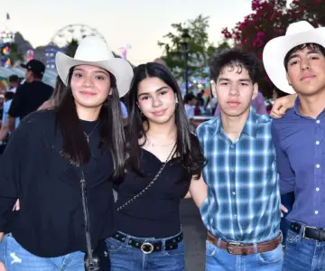 Continúan asistiendo a la Expogan Sonora las y los hermosillenses