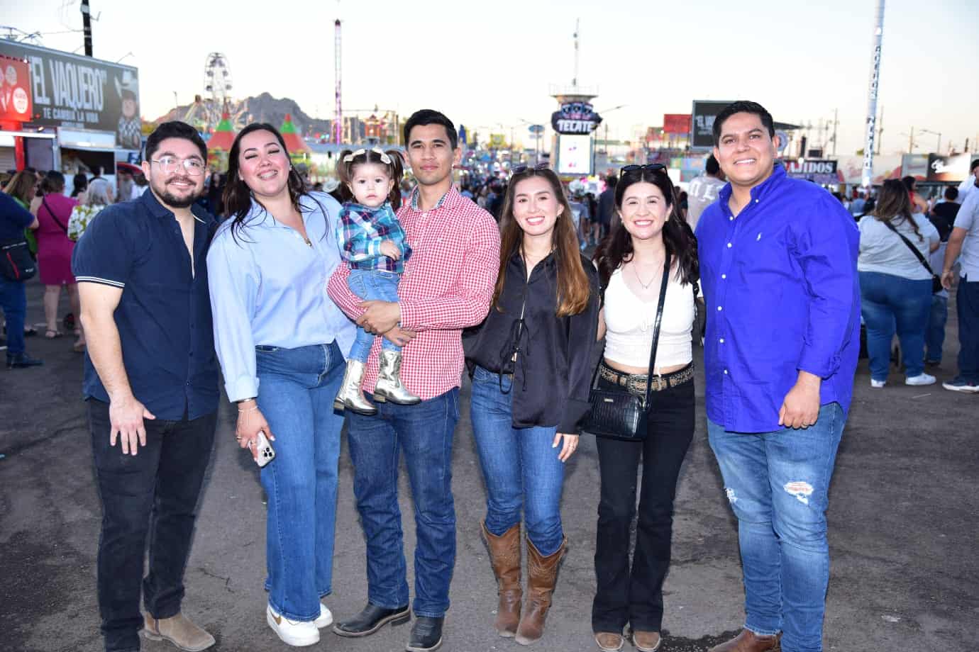 Continúan asistiendo a la Expogan Sonora las y los hermosillenses