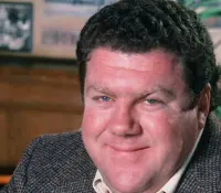 Fallece George Wendt, actor de Cheers, a los 76 años mientras dormía