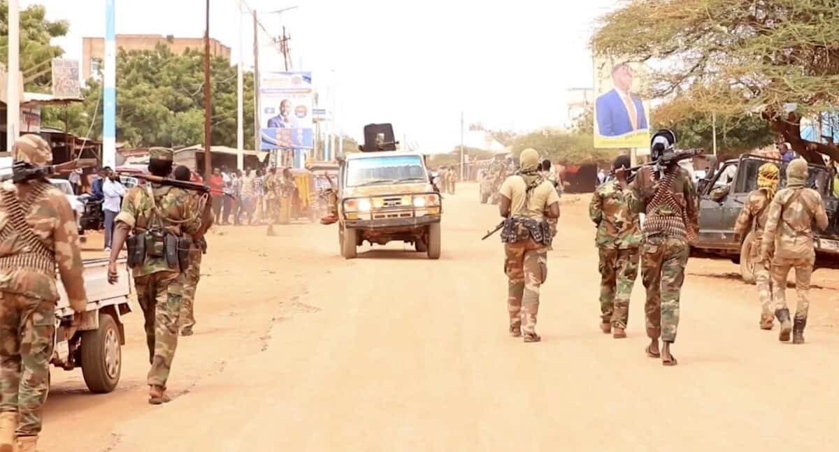Impactan seis proyectiles en una base militar de Somalia