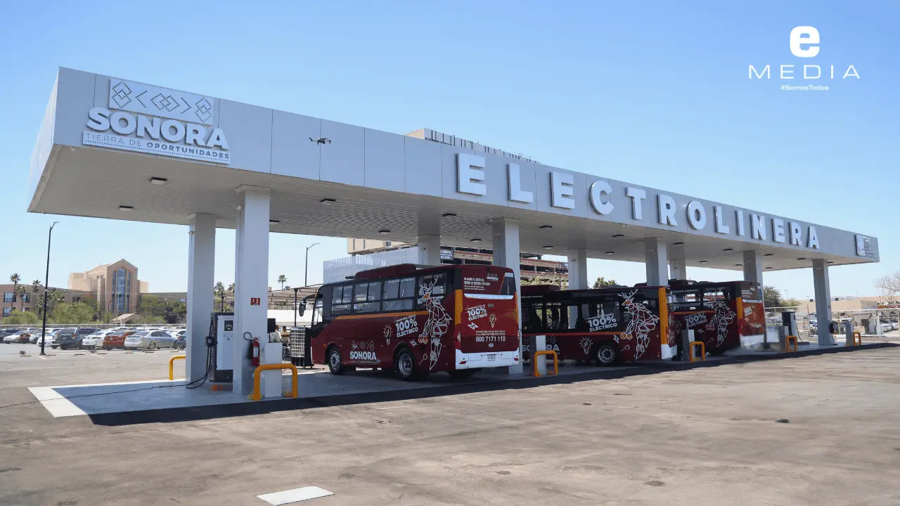 Durazo inaugura primera electrolinera pública y lanza buses eléctricos